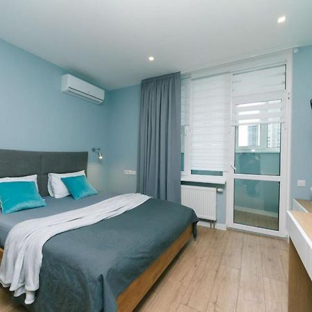Happy apartment, warmth, comfort, turquoise Kiev Extérieur photo