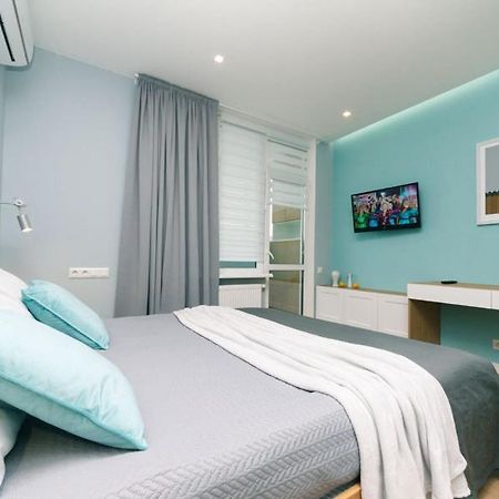 Happy apartment, warmth, comfort, turquoise Kiev Extérieur photo
